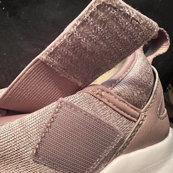 Puma sneakers athletic Soft Foam Optimal Comfort Slip on soft pink/mauve  Sz 7.5 - Picture 6 of 13